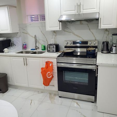 Raesabu Guest House Brampton Esterno foto